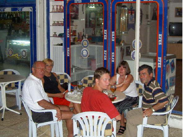 Freunde im Stammlokal