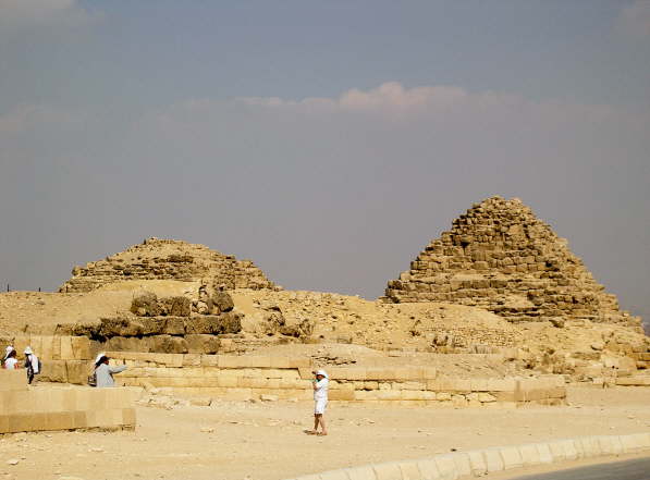 Kleinere Pyramiden fr Verwandte der Pharaonen