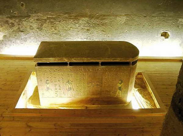 Grab des Thutmosis III